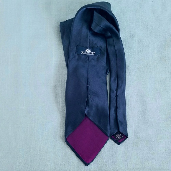 🚫DONATED 3 FOR $15! Solid Dark Blue Silk Tie - Picture 3 of 4